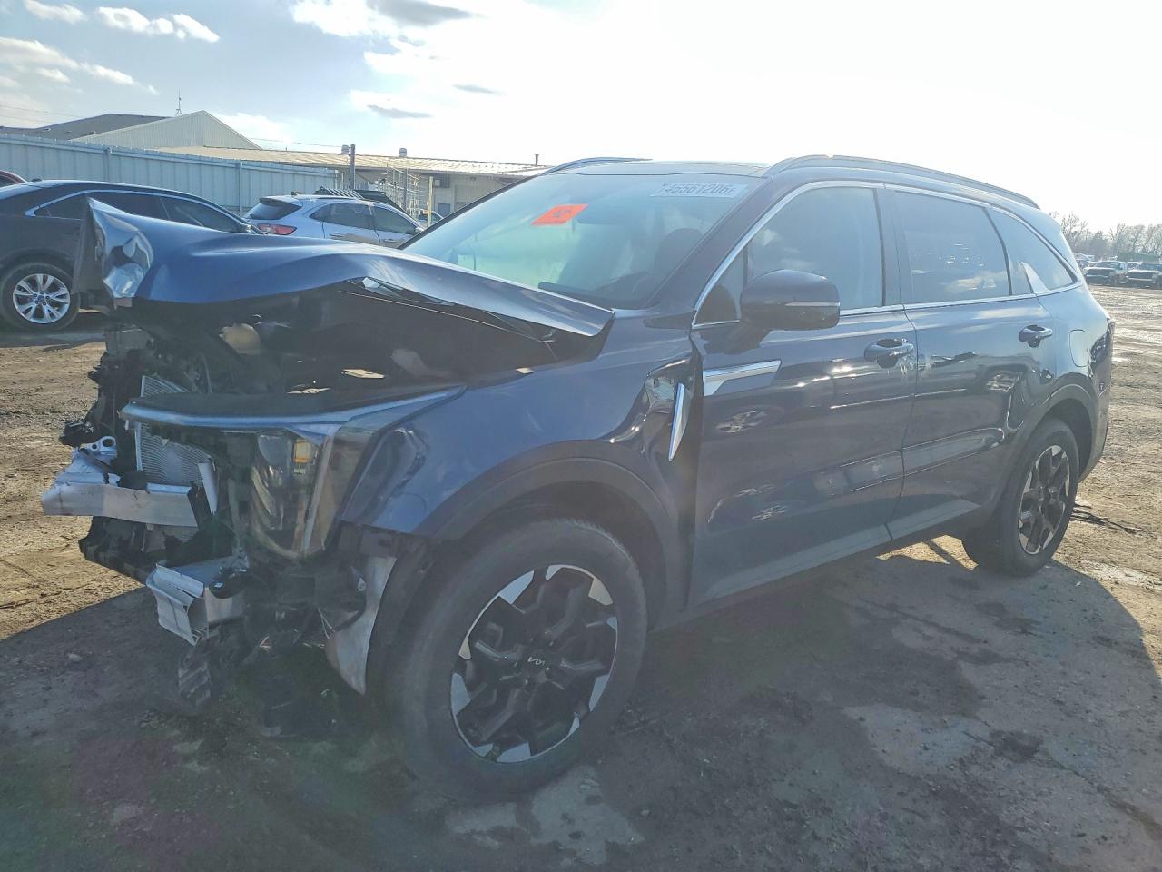 Salvage Kia Sorento Image