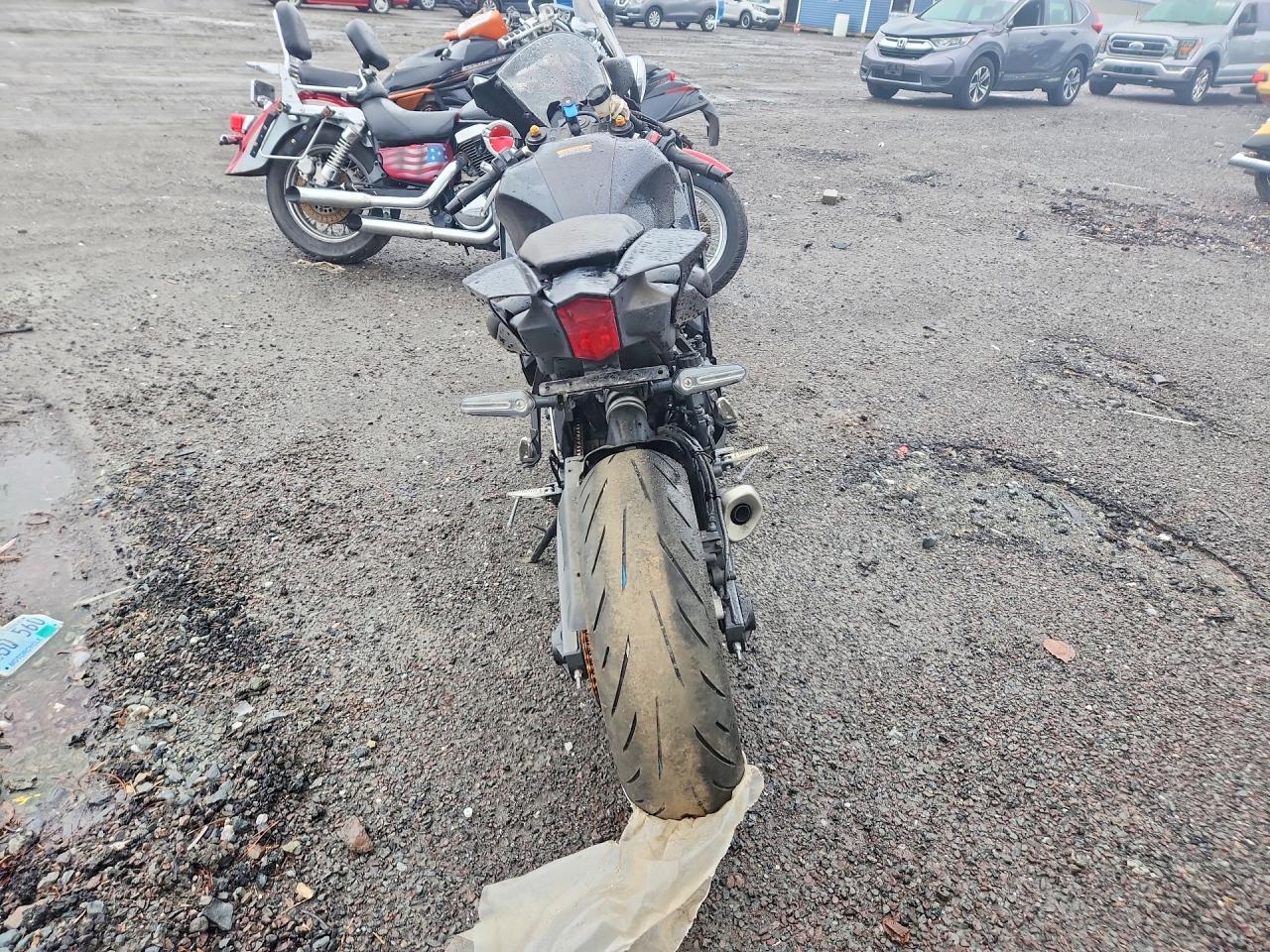Yamaha Yzfr7