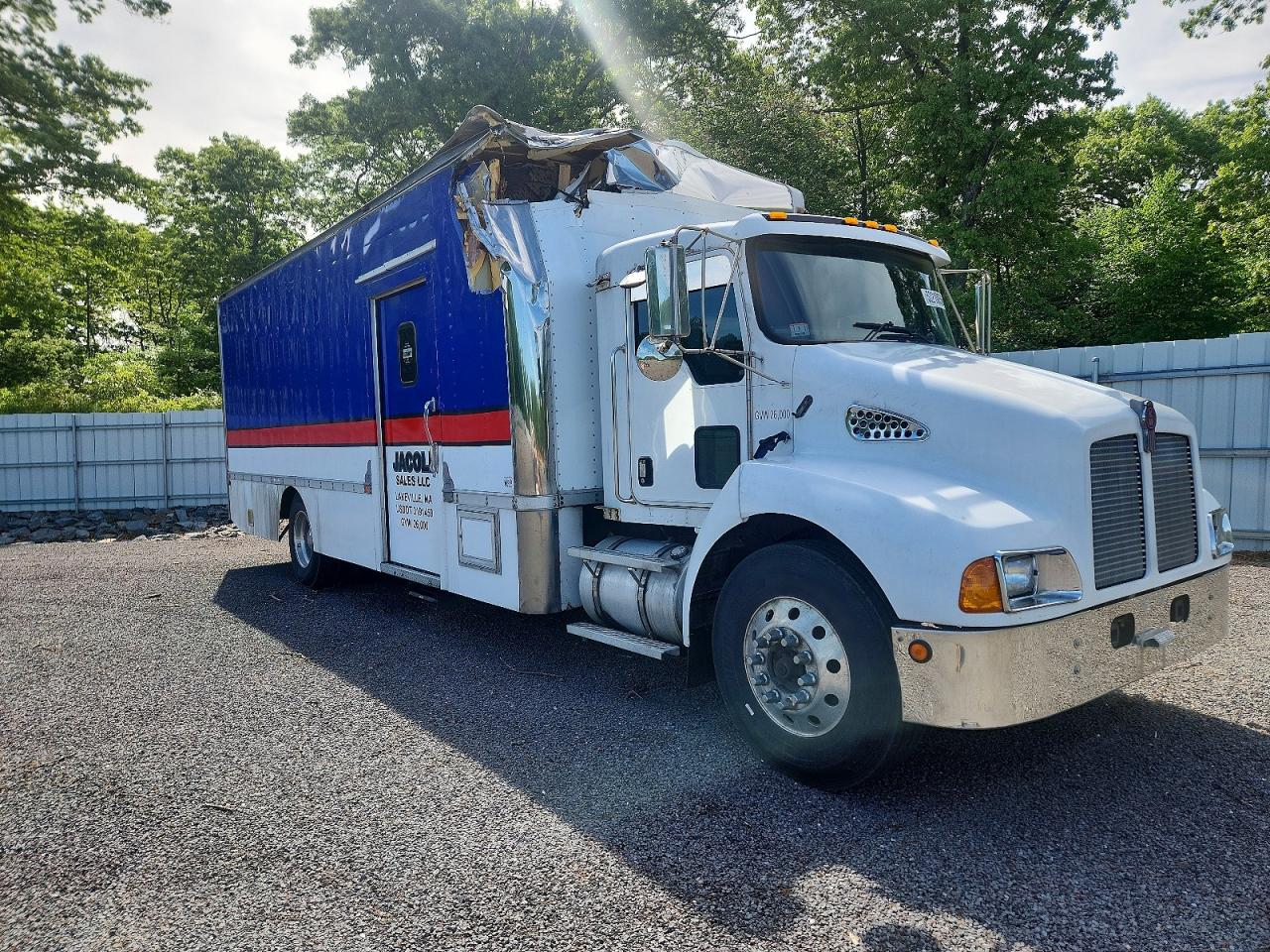 Salvage Kenworth T300 Image