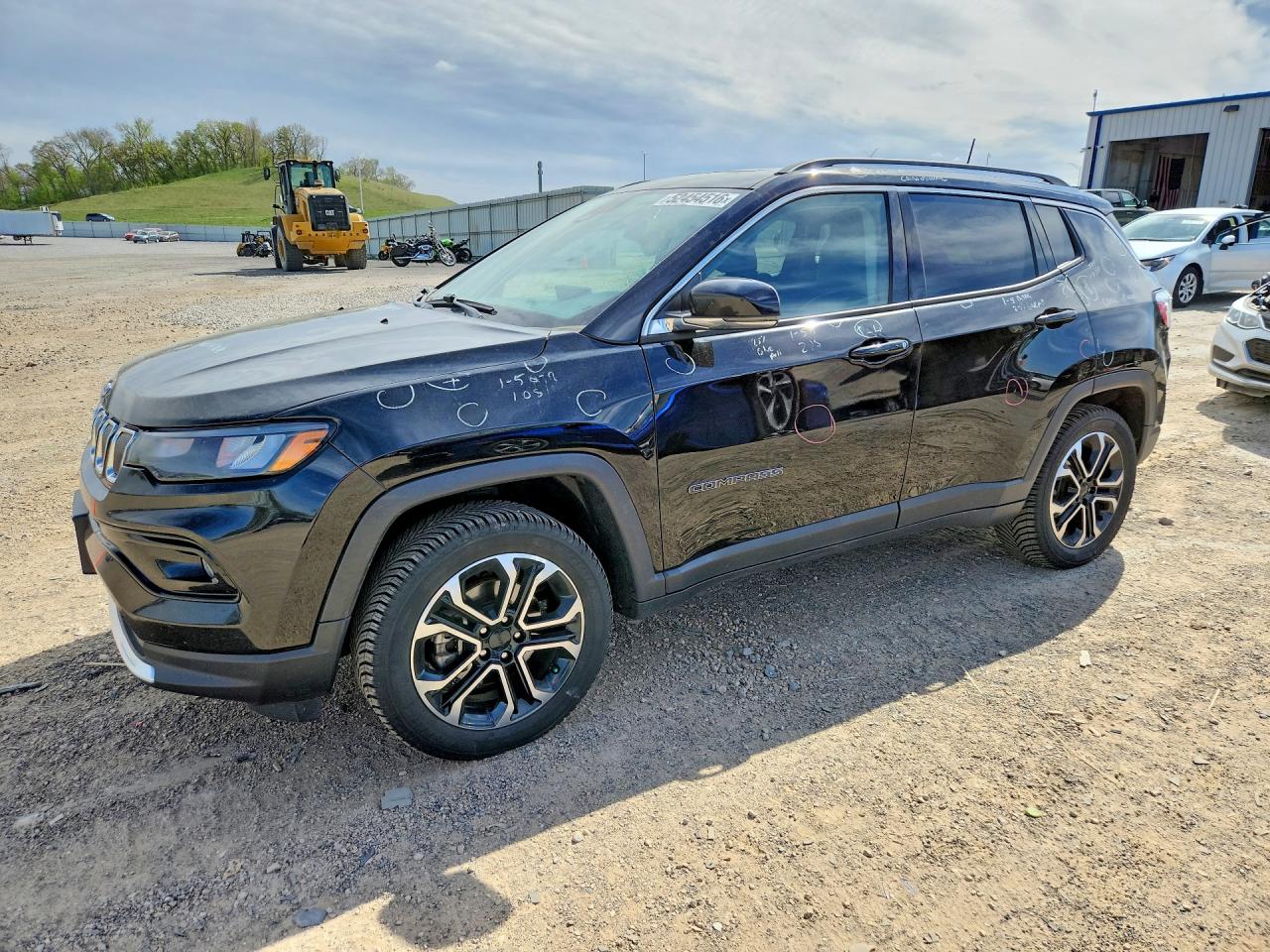 Salvage Jeep Compass Image