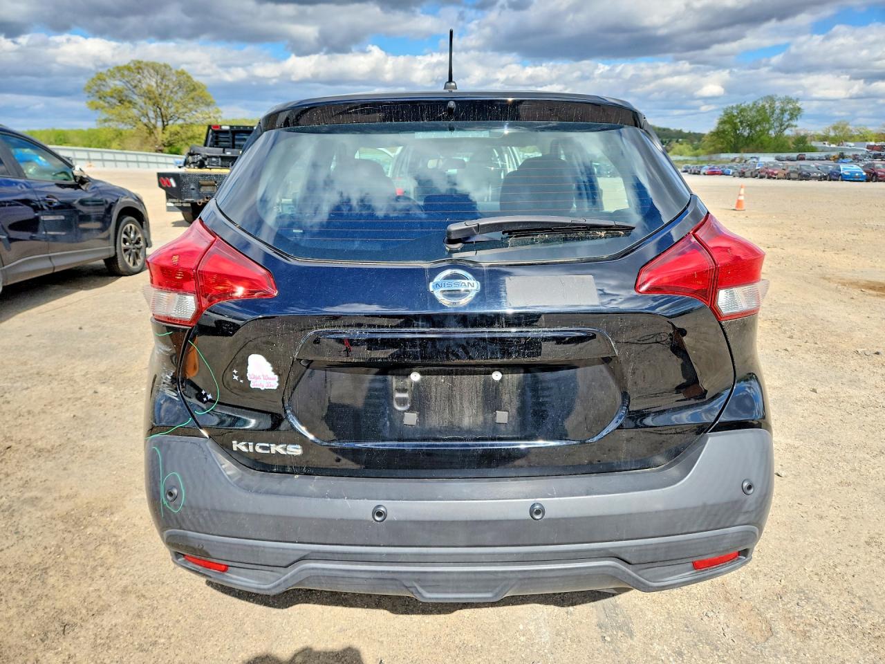 Nissan Kicks S