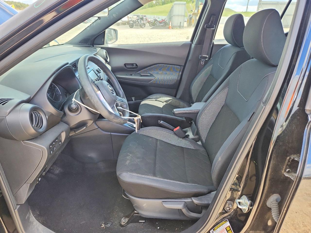 Nissan Kicks S
