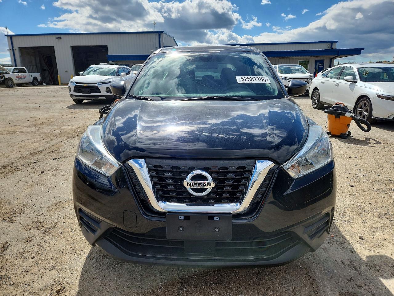 Nissan Kicks S