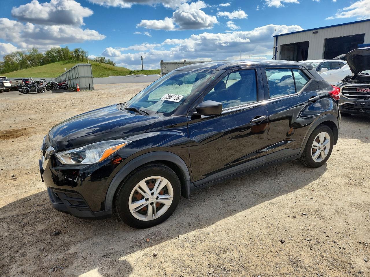 Salvage Nissan Kicks Image