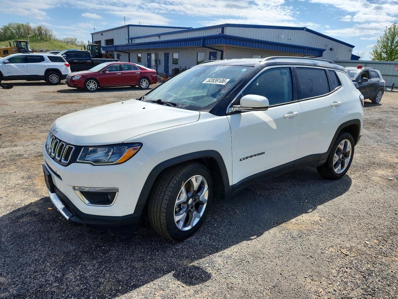Salvage Jeep Compass Image