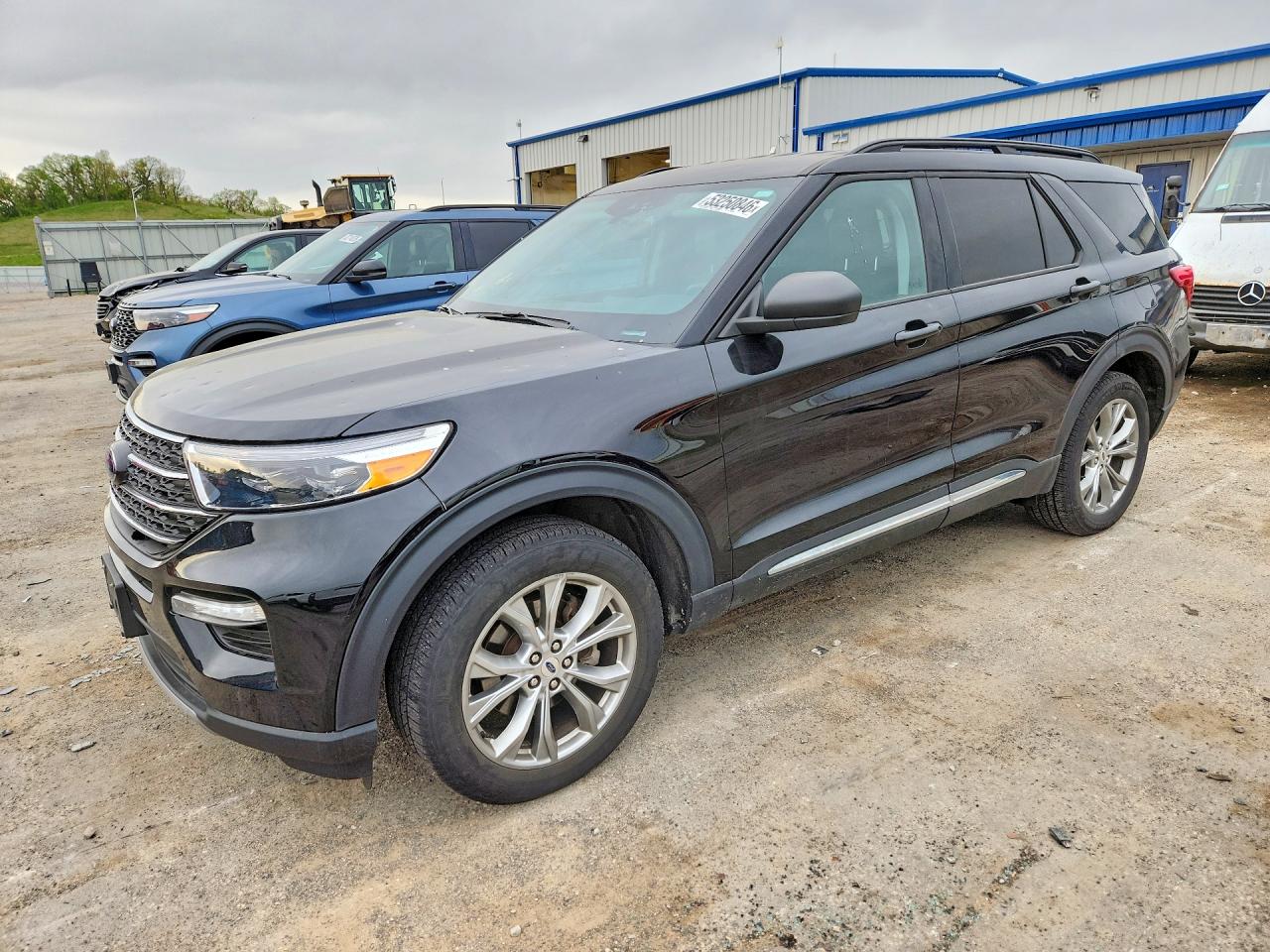 Salvage Ford Explorer Image