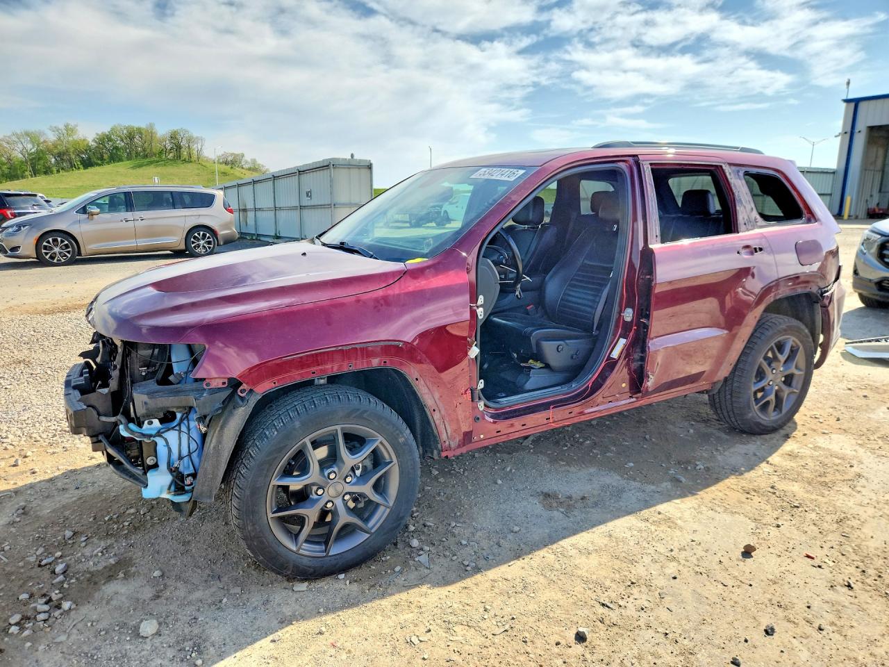 Salvage Jeep Cherokee Image