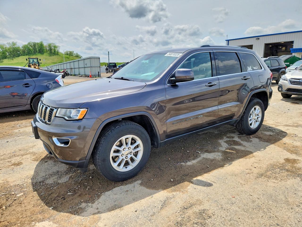 Salvage Jeep Cherokee Image