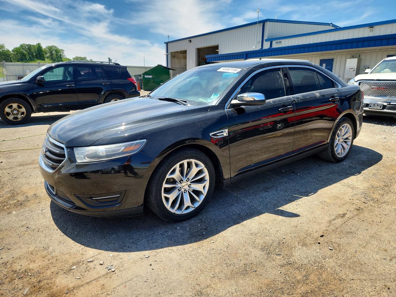 Salvage Ford Taurus Image