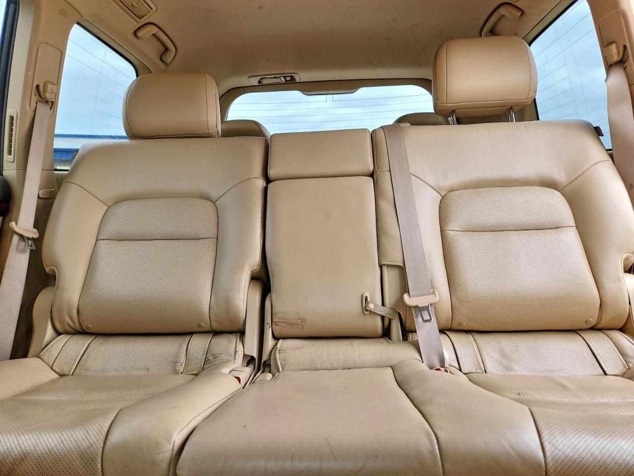 Toyota Land Cruis Base