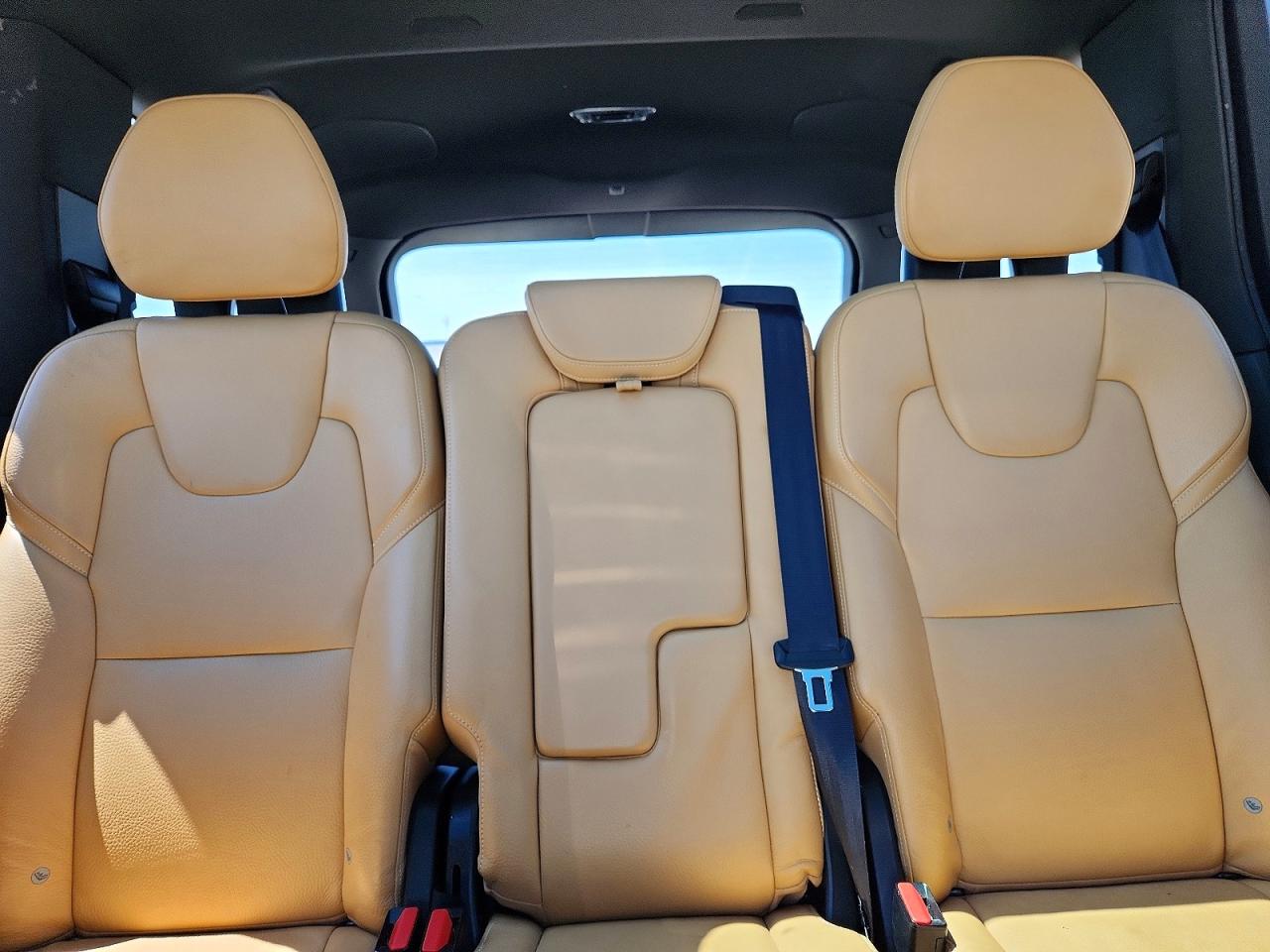 Volvo XC90 T6