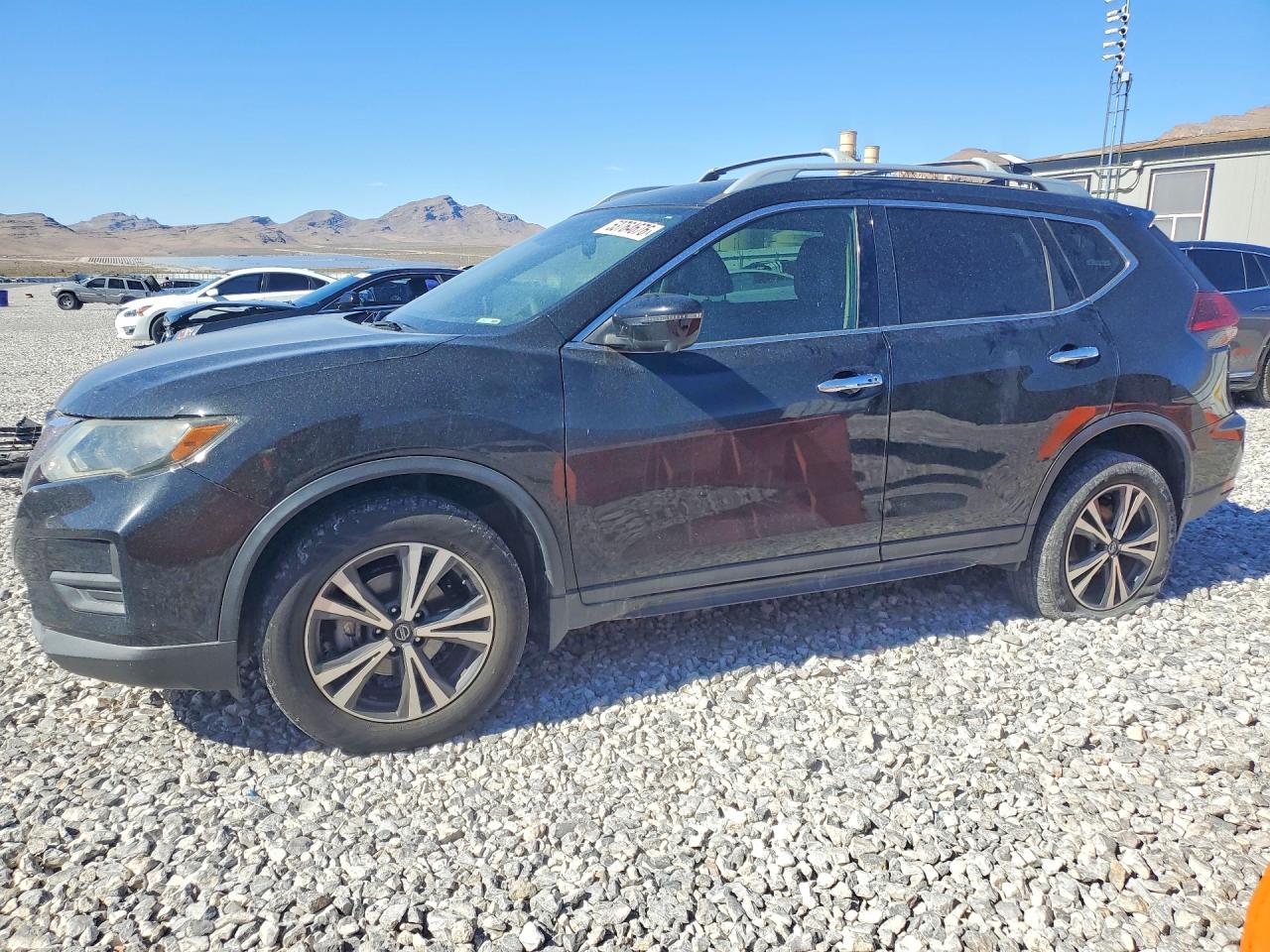 Salvage Nissan Rogue Image