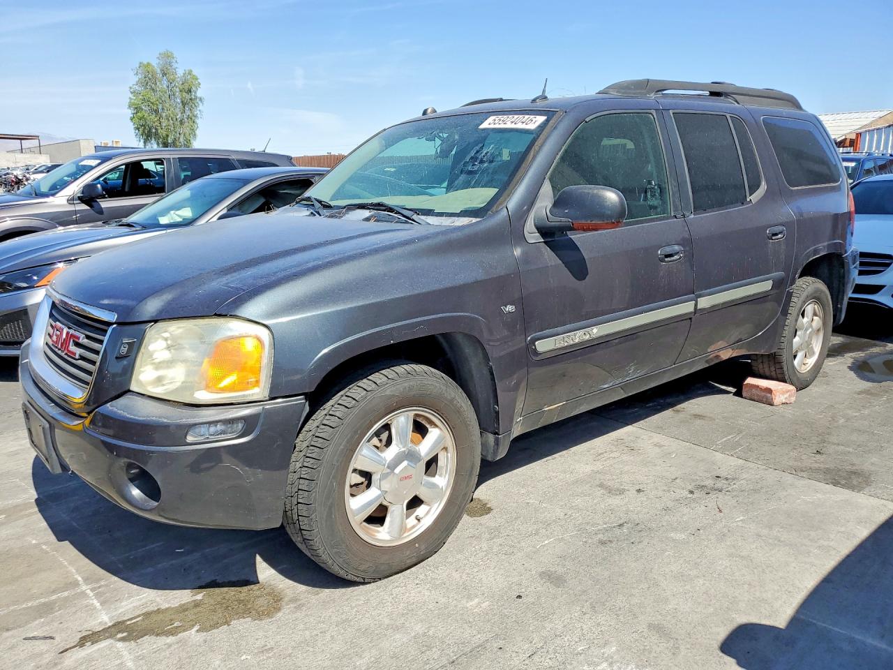 Salvage GMC Envoy Image