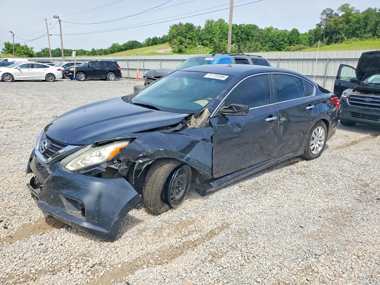 Salvage Nissan Altima Image