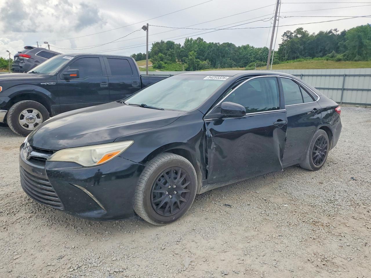 Salvage Toyota Camry Image