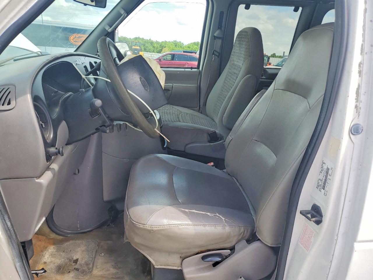 Ford Econoline E350 Super Duty Wagon
