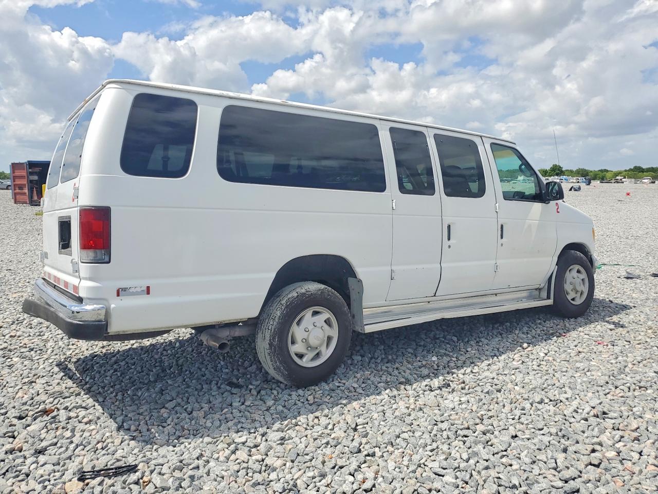 Ford Econoline E350 Super Duty Wagon