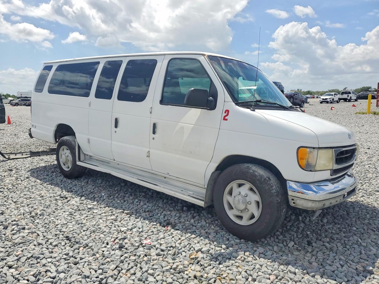 Ford Econoline E350 Super Duty Wagon