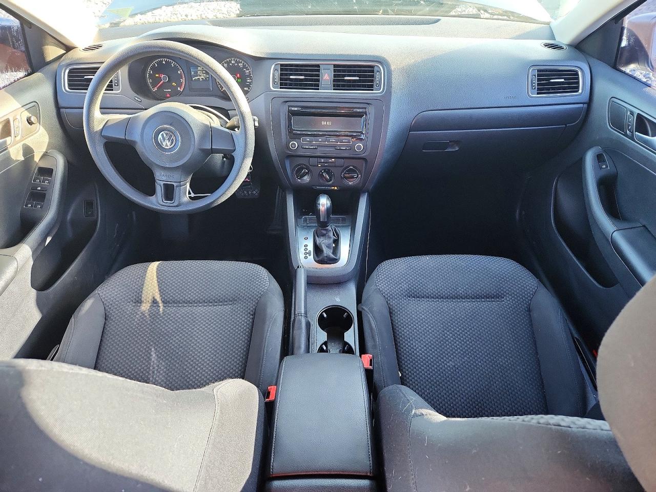 Volkswagen Jetta Base