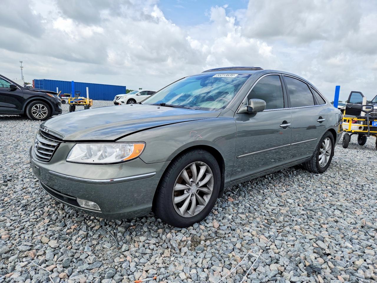 Salvage Hyundai Azera Image