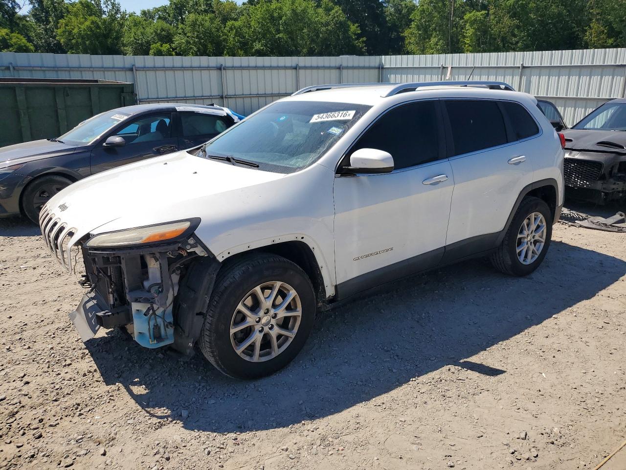 Salvage Jeep Cherokee Image