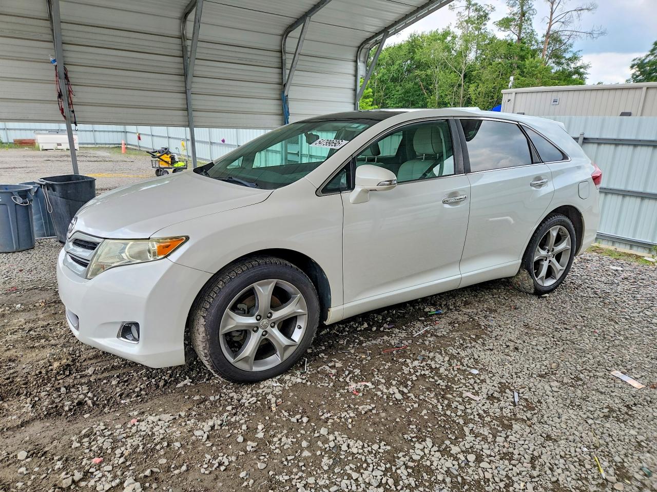 Salvage Toyota Venza Image
