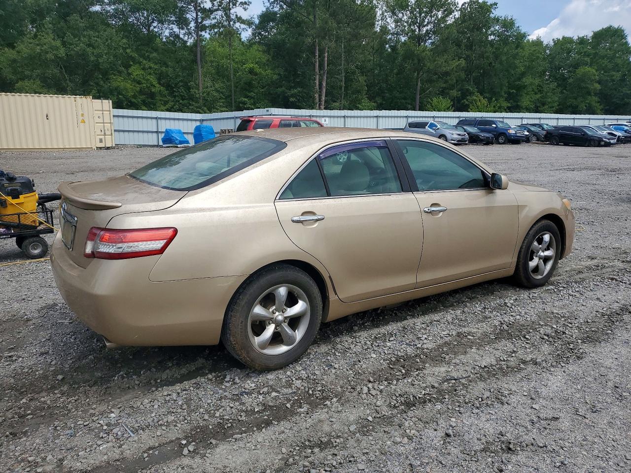 Toyota Camry Base