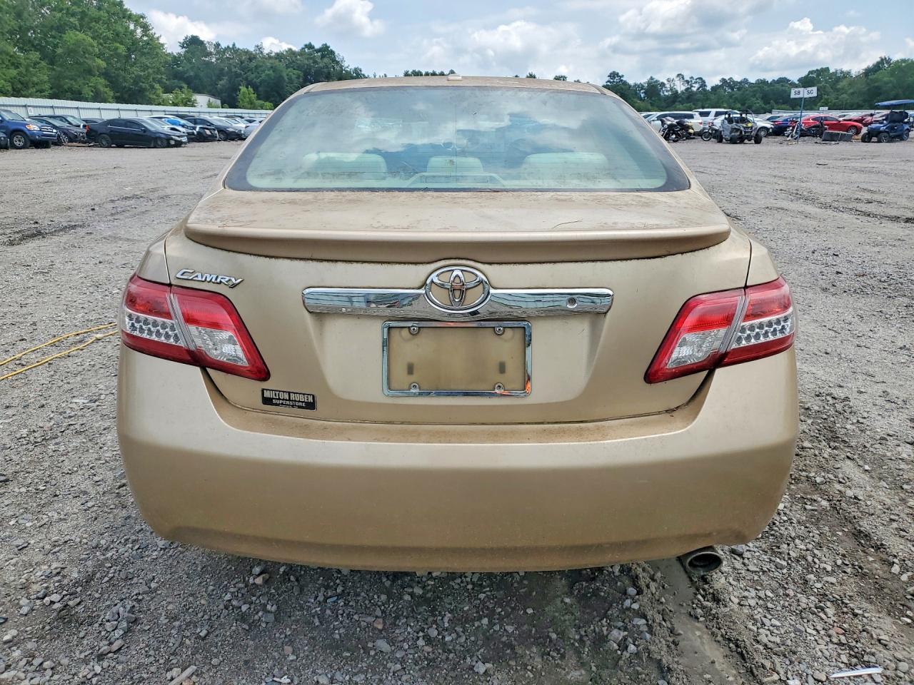 Toyota Camry Base
