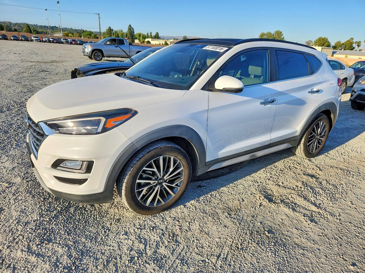 Salvage Hyundai TUCSON Image