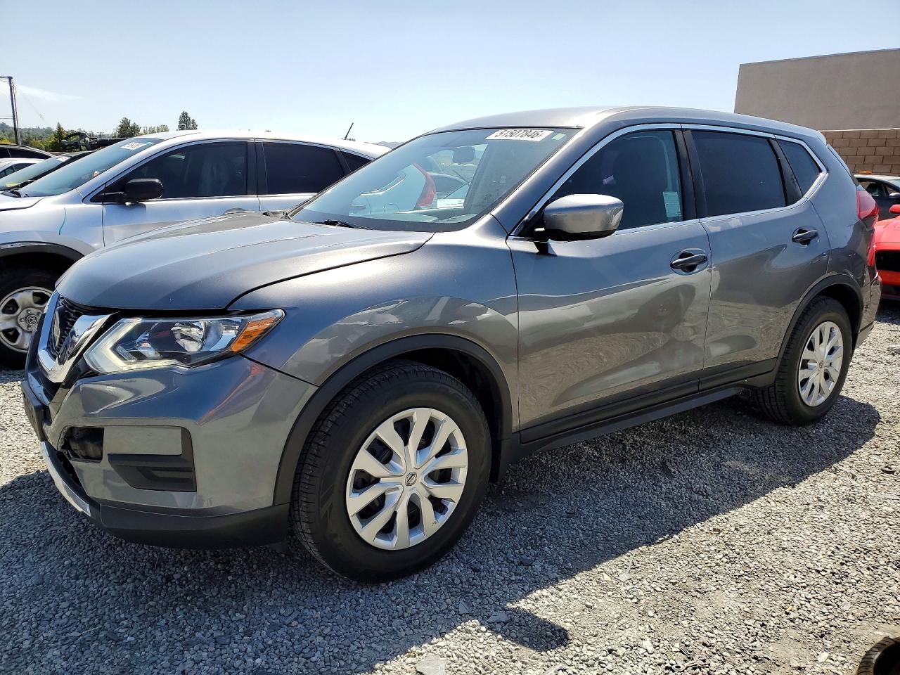 Salvage Nissan Rogue Image