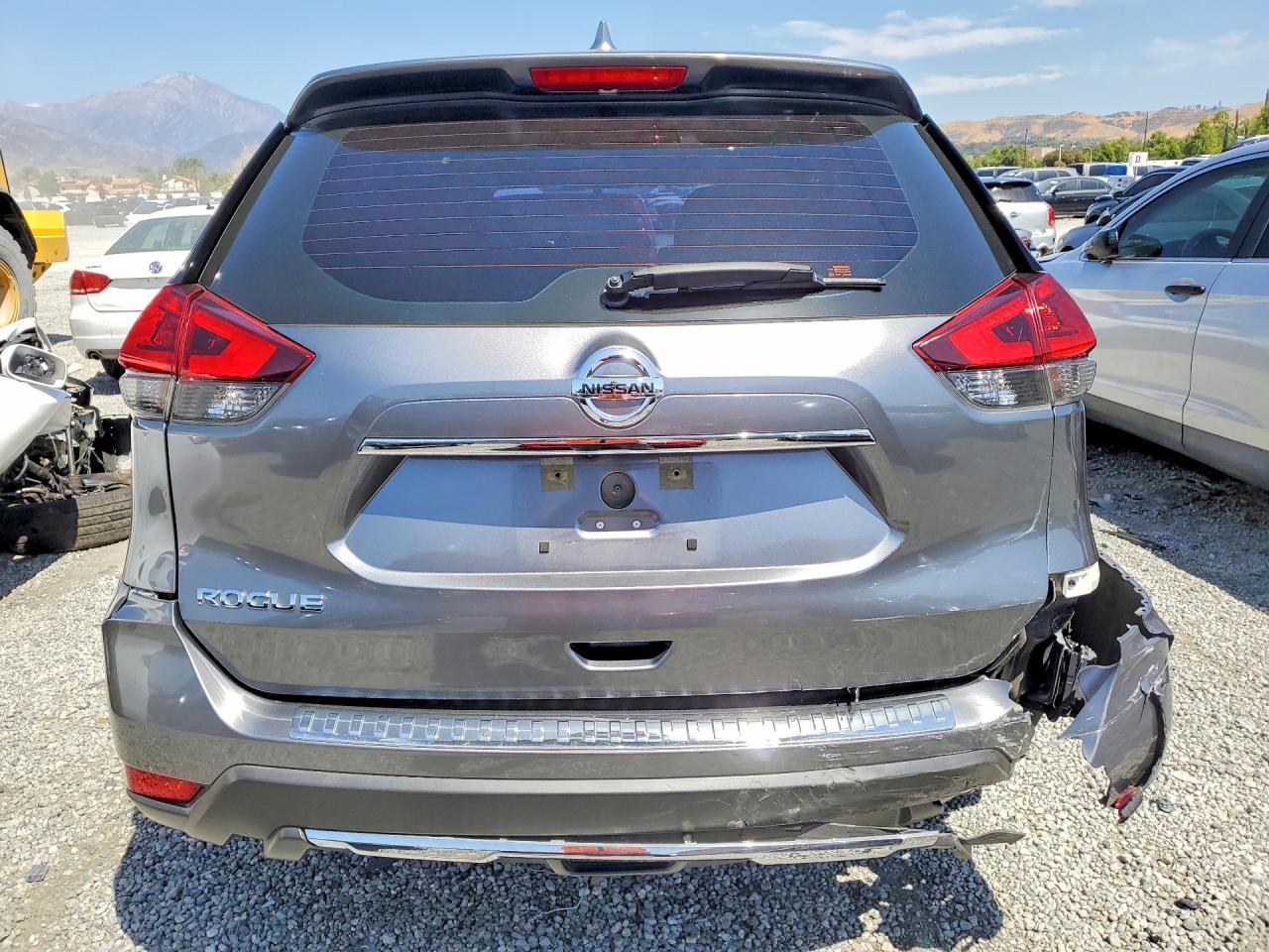 Nissan Rogue S