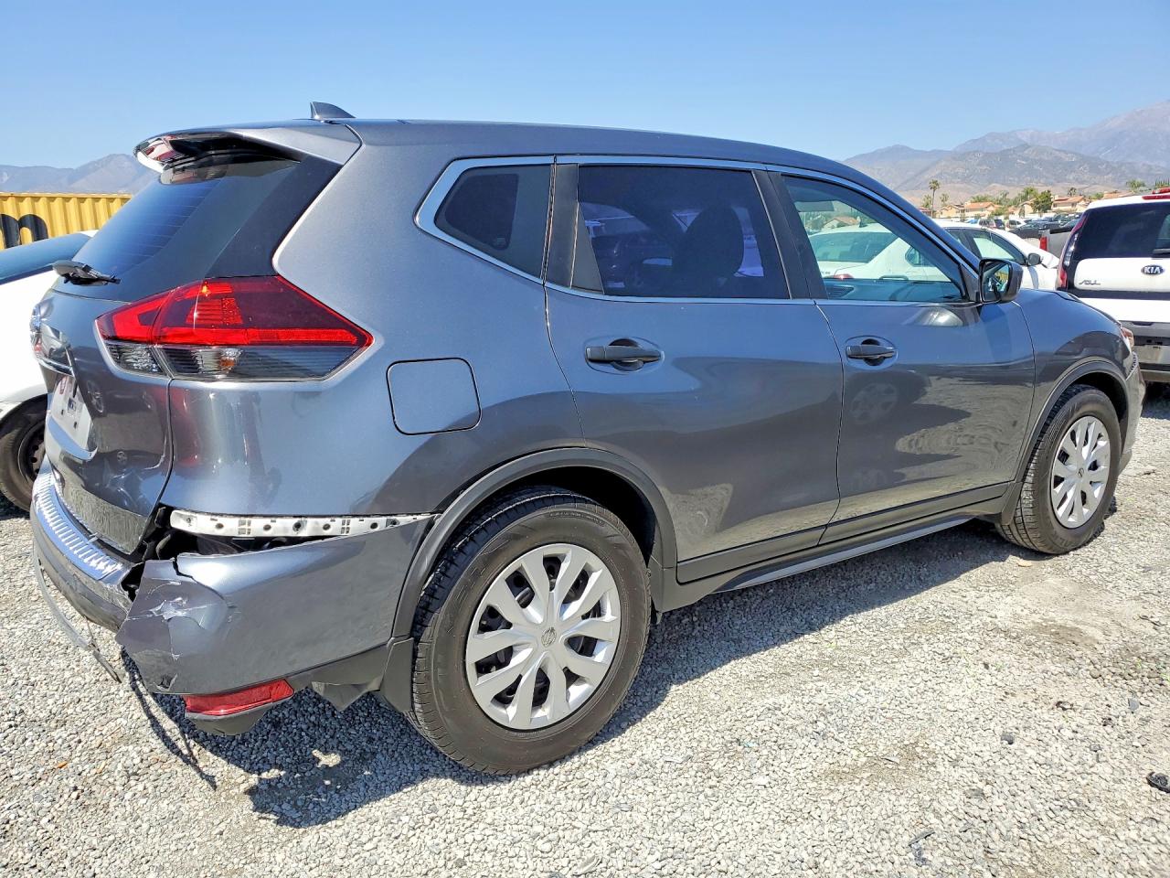 Nissan Rogue S