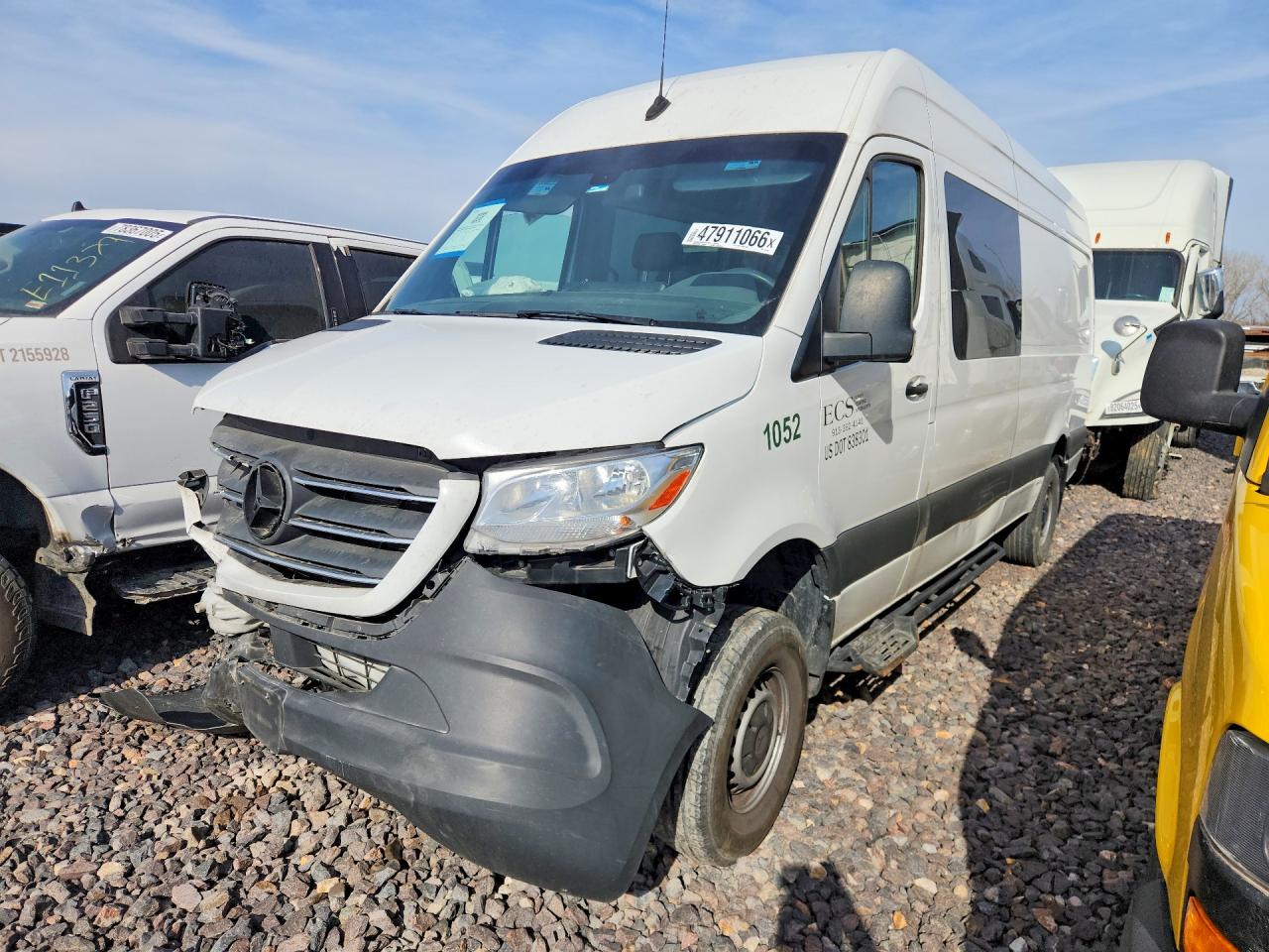 Salvage Mercedes-Benz Sprinter Image