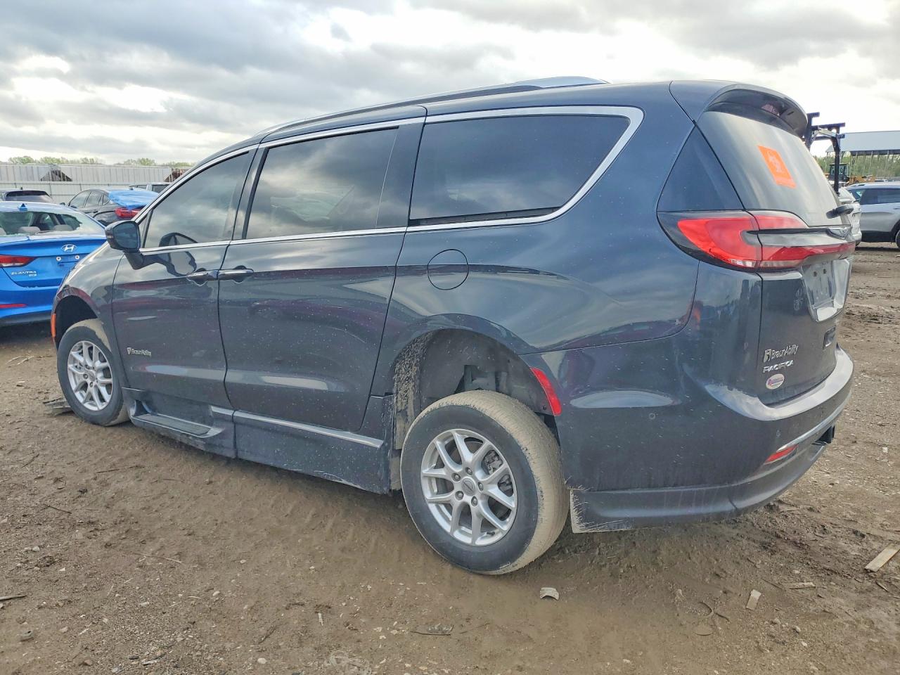 Chrysler Pacifica Touring L