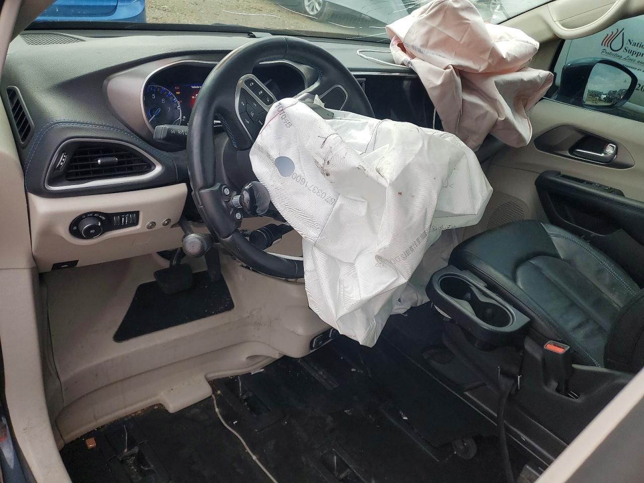 Chrysler Pacifica Touring L