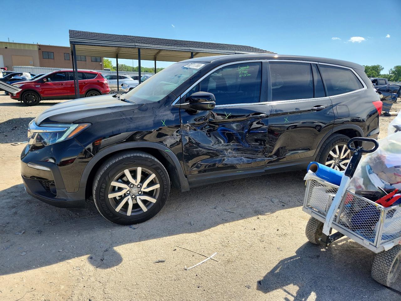 Salvage Honda Pilot Image