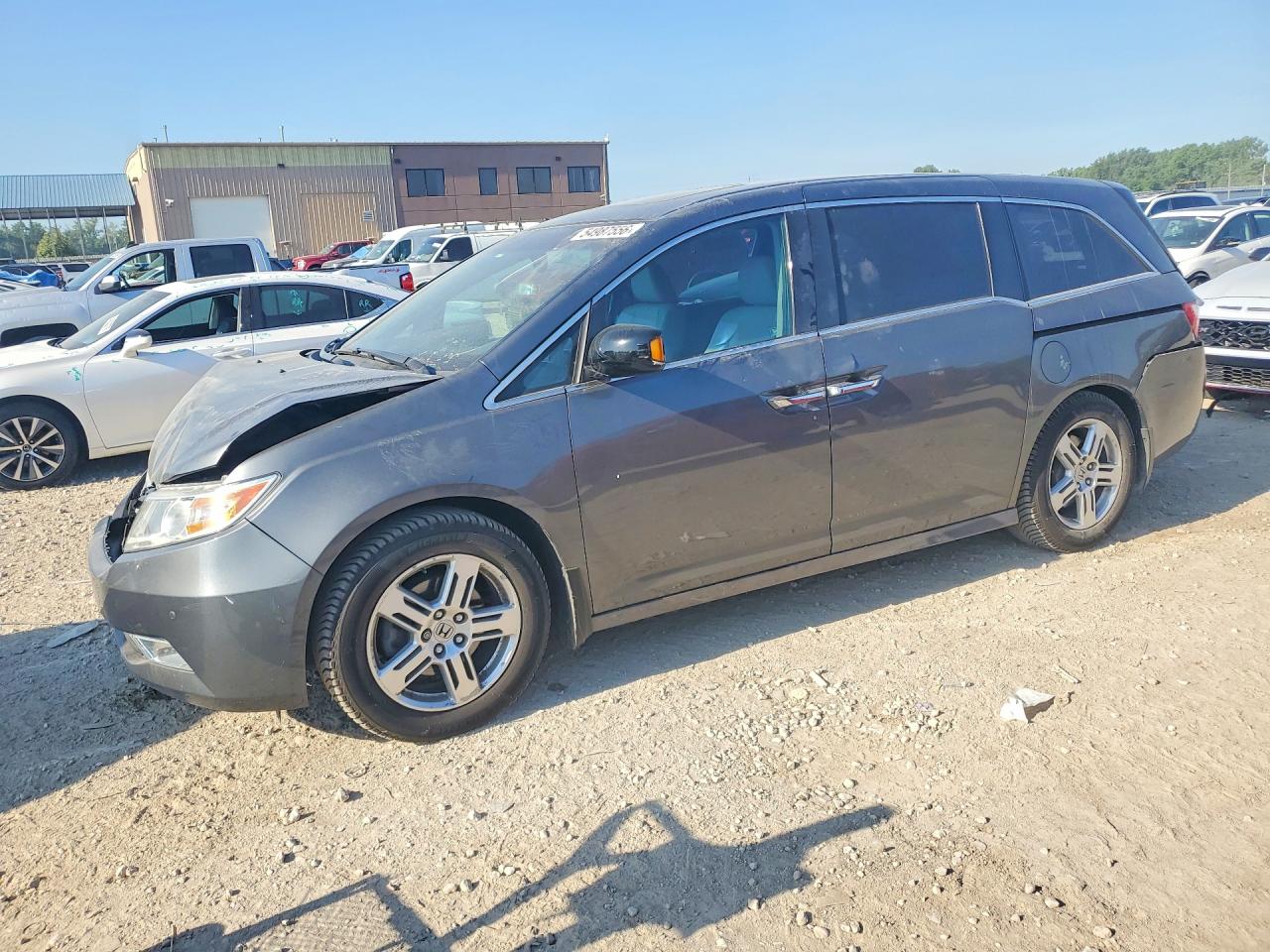 Salvage Honda Odyssey Image