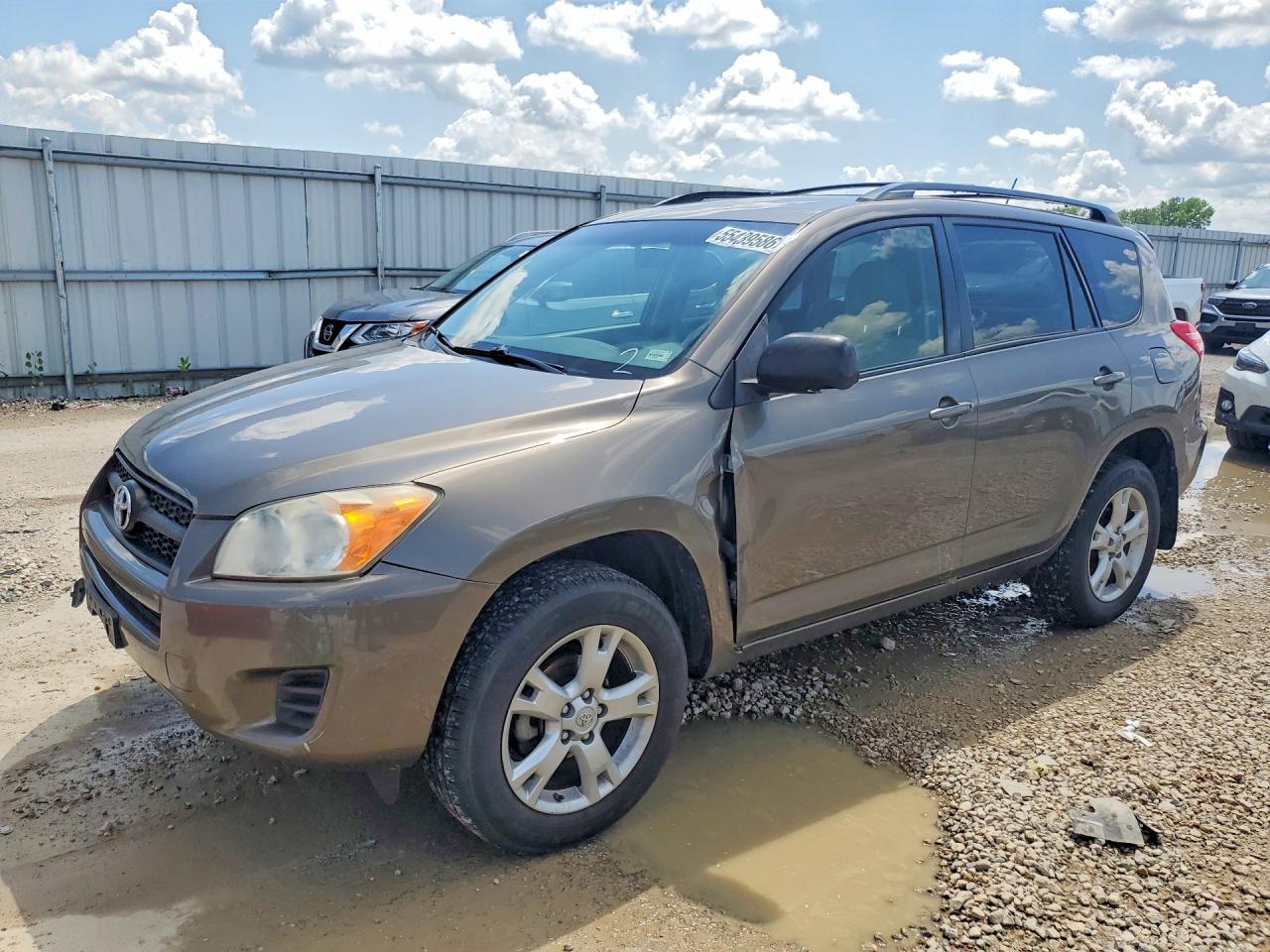 Salvage Toyota RAV4 Image