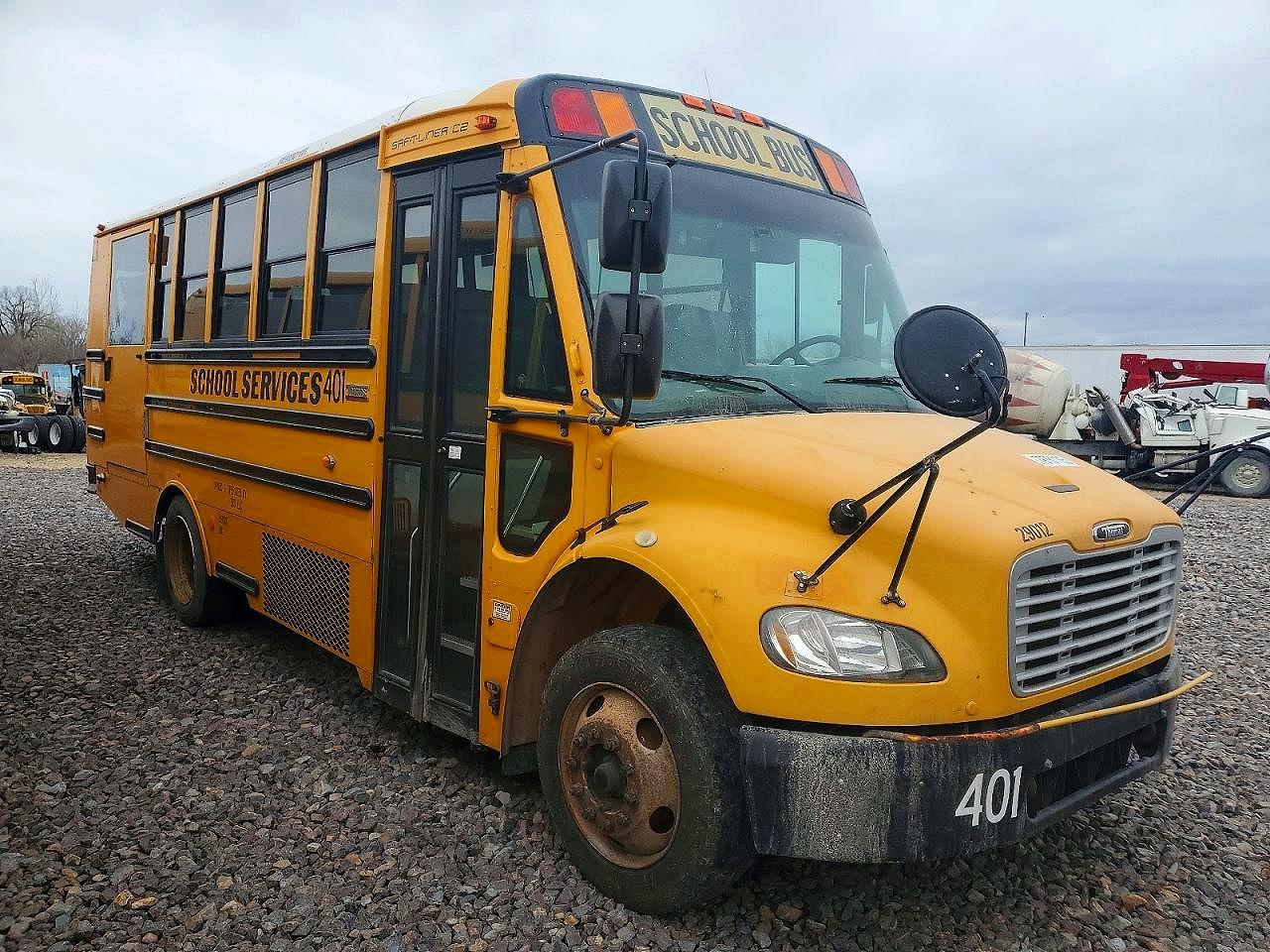 Salvage Freightliner Chassis Image
