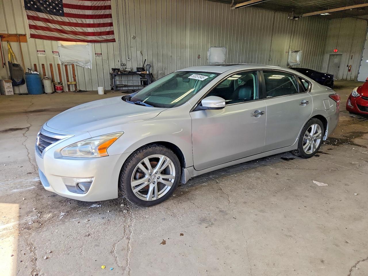 Salvage Nissan Altima Image