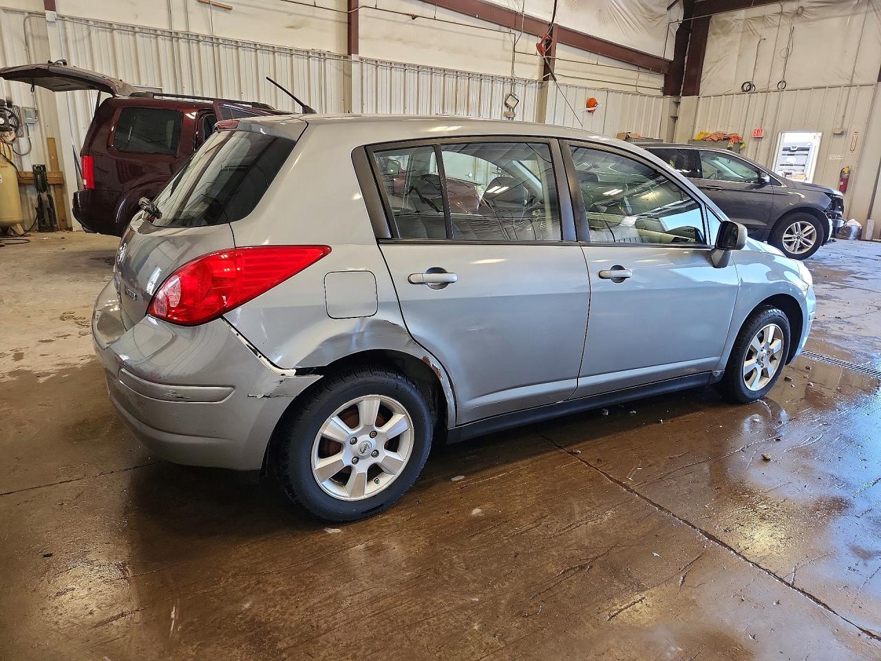 Nissan Versa 1.8 S