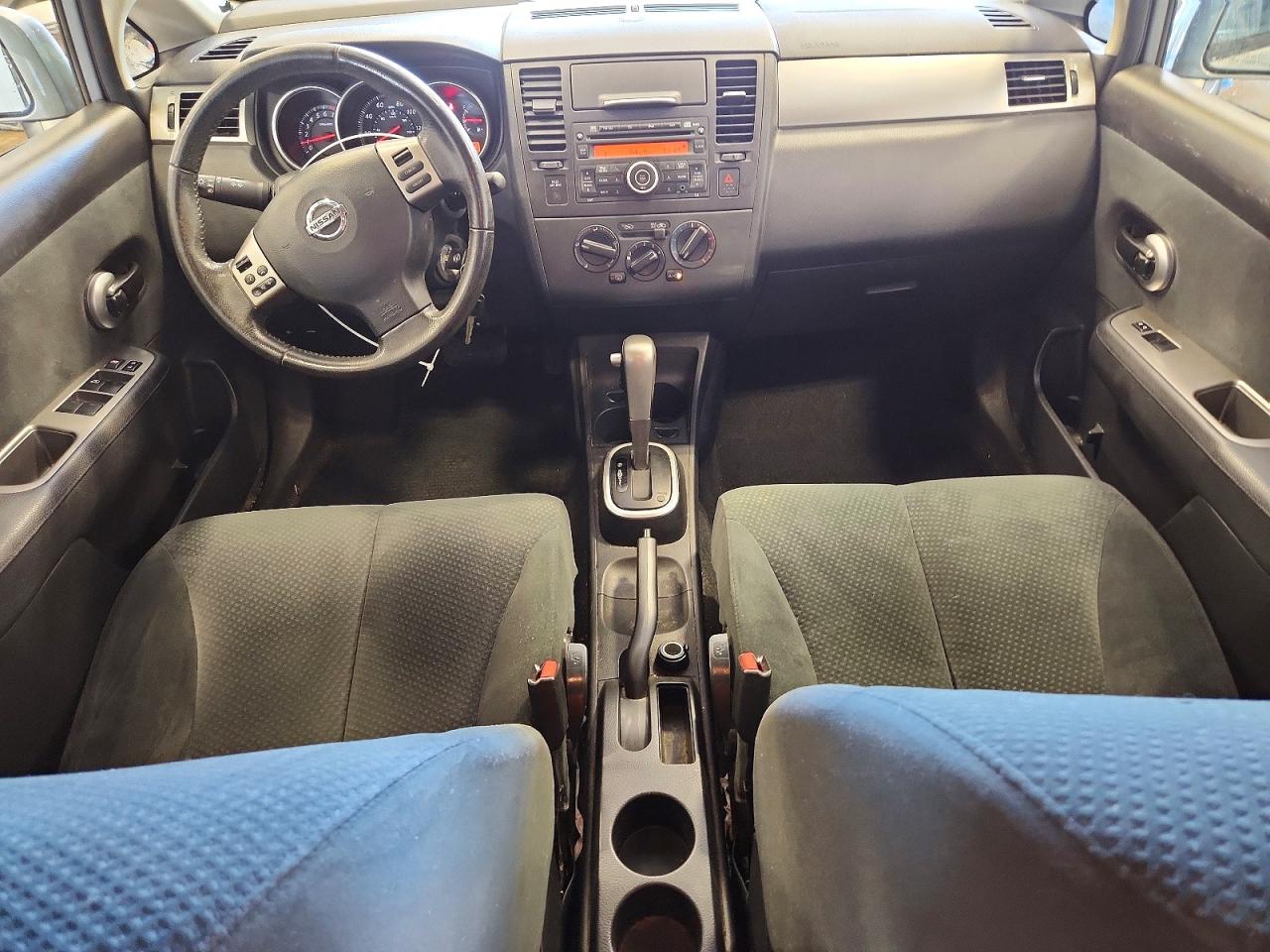 Nissan Versa 1.8 S