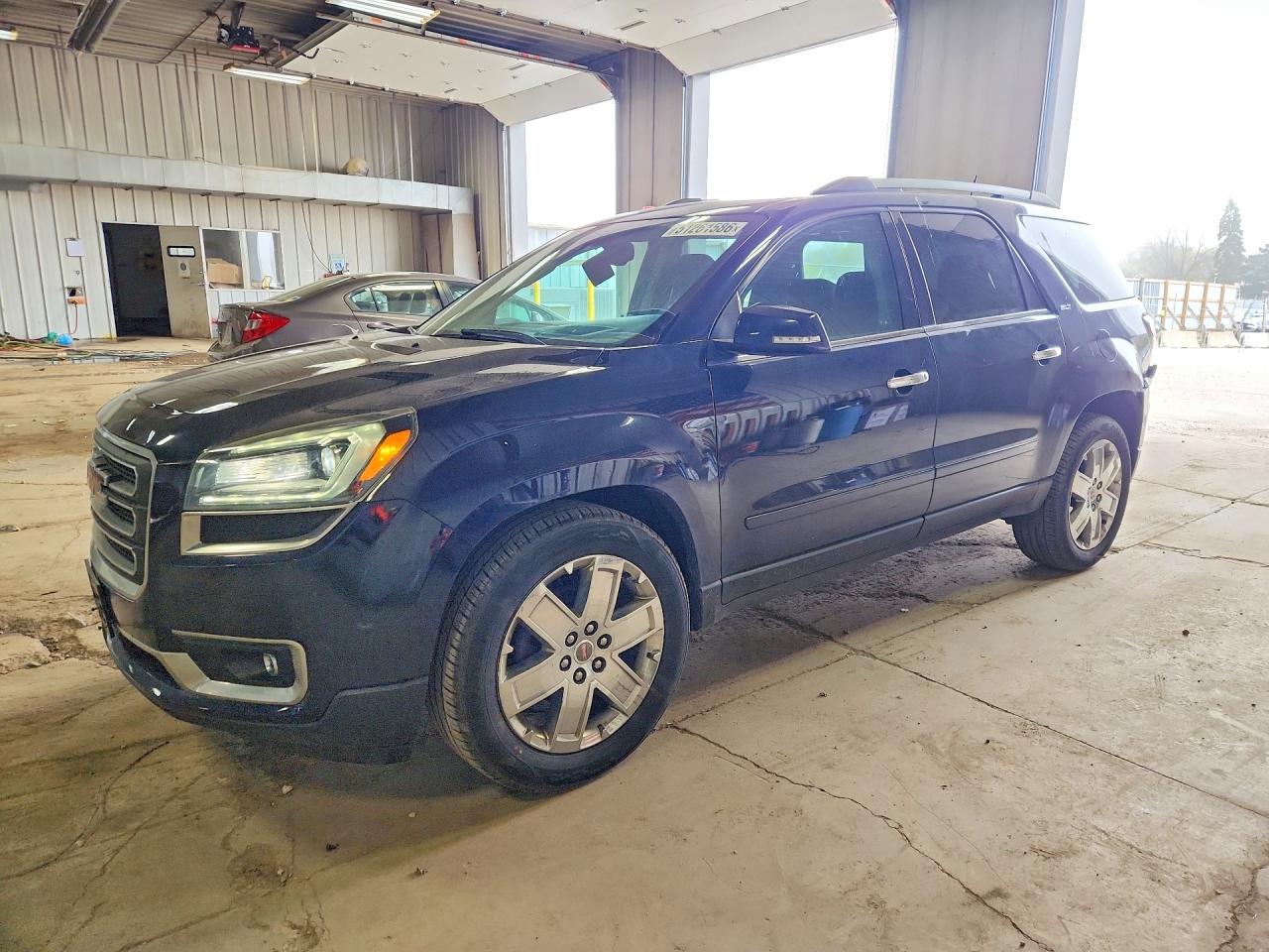 Salvage GMC Acadia Image