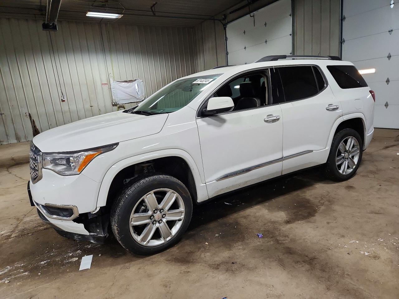 Salvage GMC Acadia Image