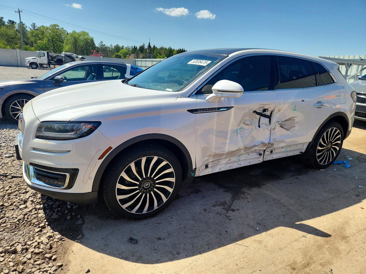 Salvage Lincoln Nautilus Image