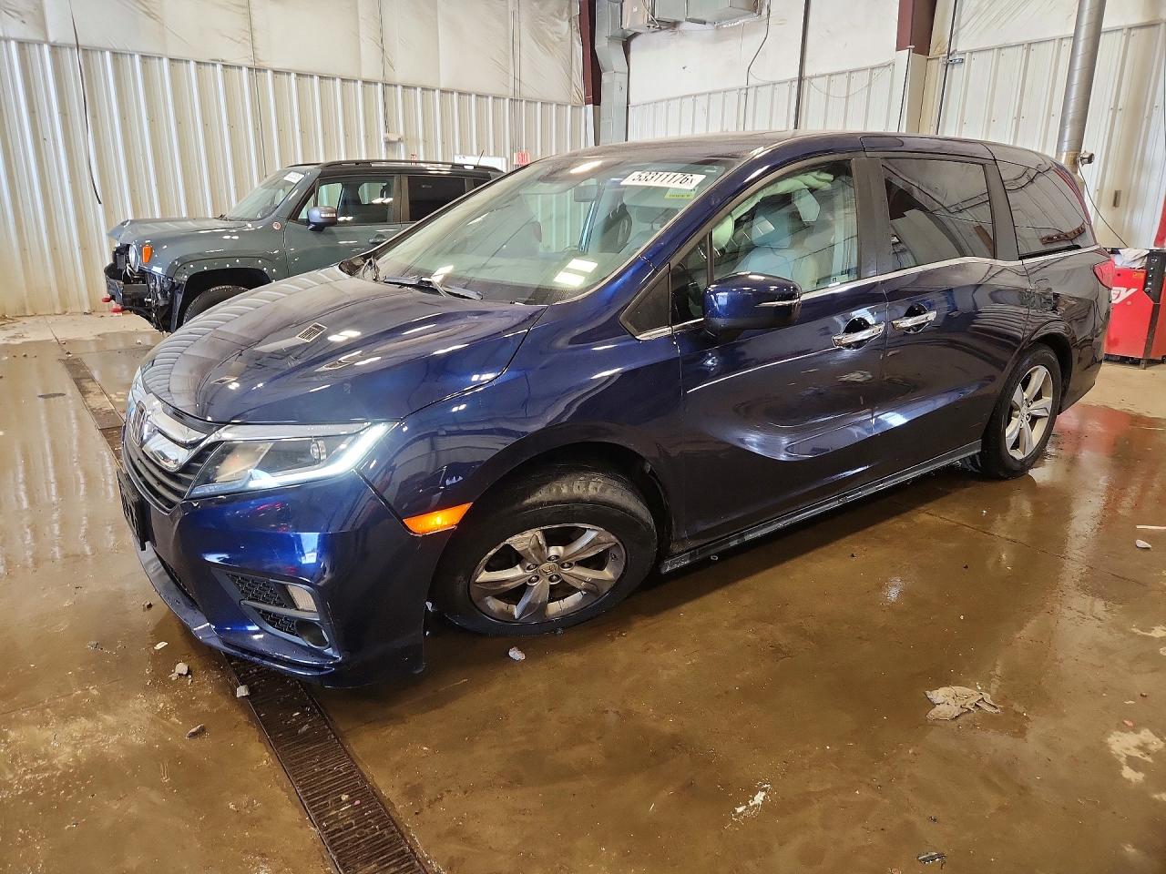 Salvage Honda Odyssey Image