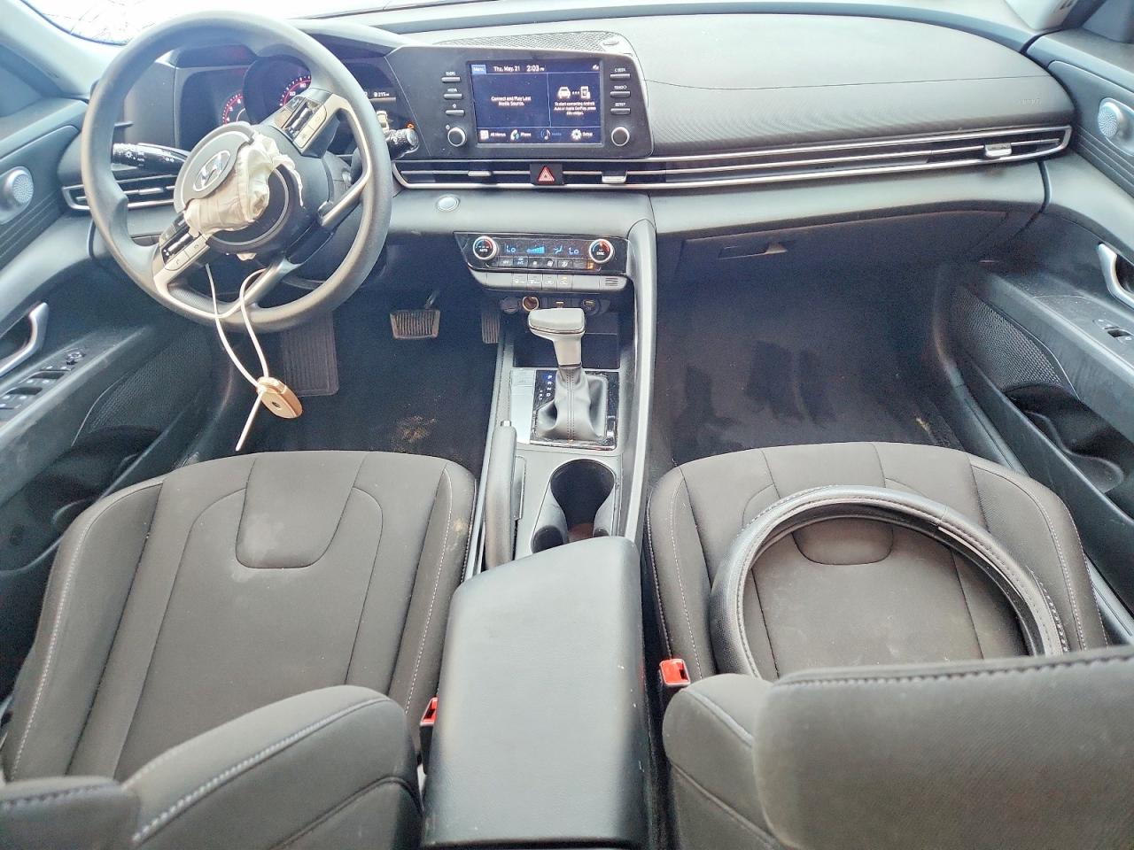 Hyundai ELANTRA Sel