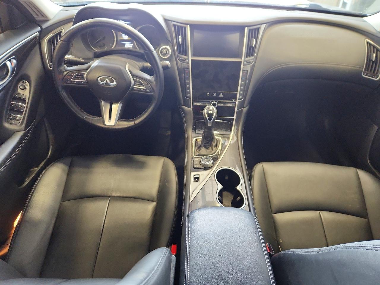 INFINITI Q50 2.0t P 2.0t Pure