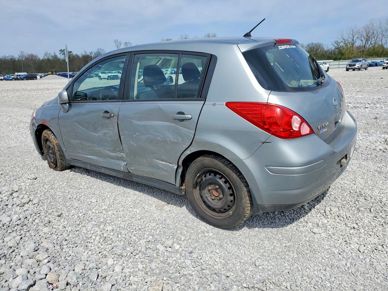 Nissan Versa 1.8 S
