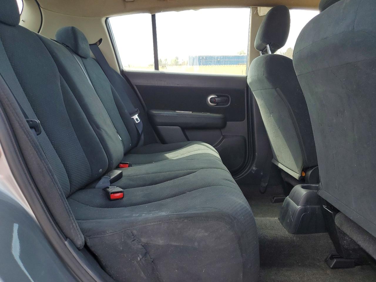 Nissan Versa 1.8 S